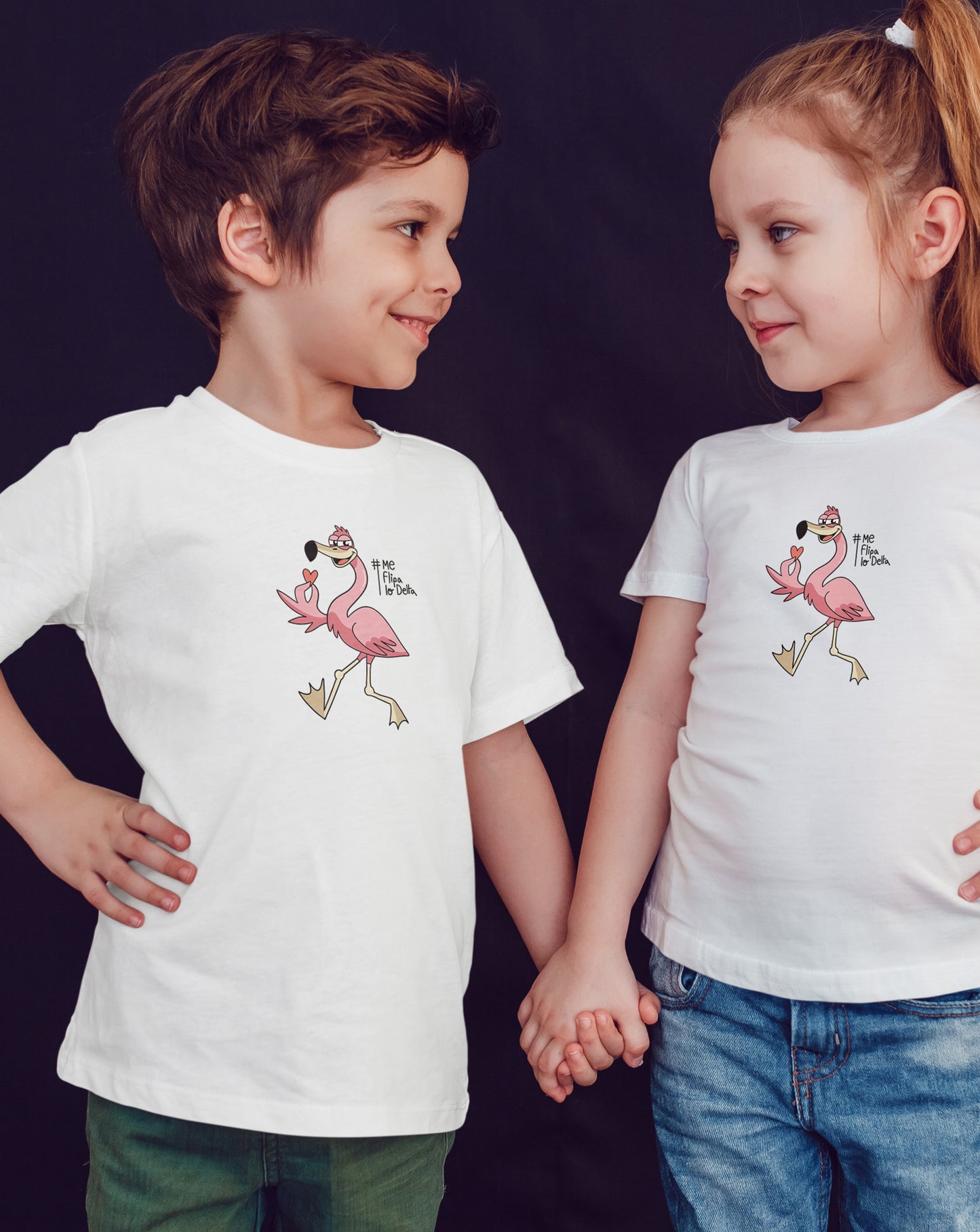 Camiseta manga corta infantil de niño y niña en color blanco y estampado de flamenco del Delta