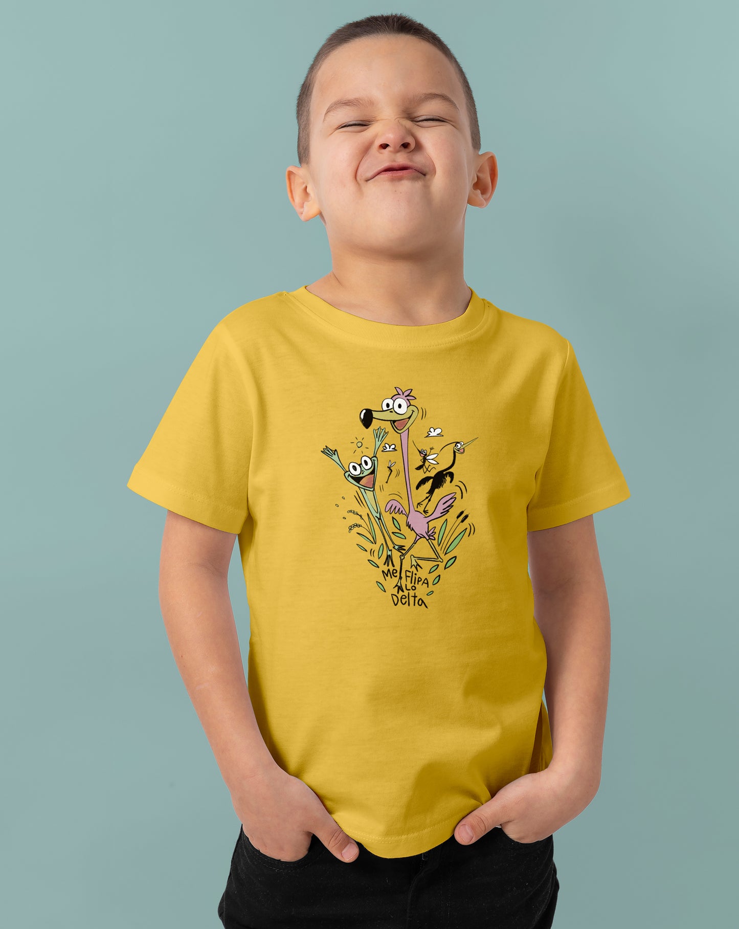 Camiseta manga corta infantil de niño y niña corta en mostaza y estampado salto animales delta